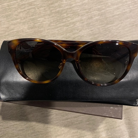 St. Laurent Sunglasses - Picture 4 of 4